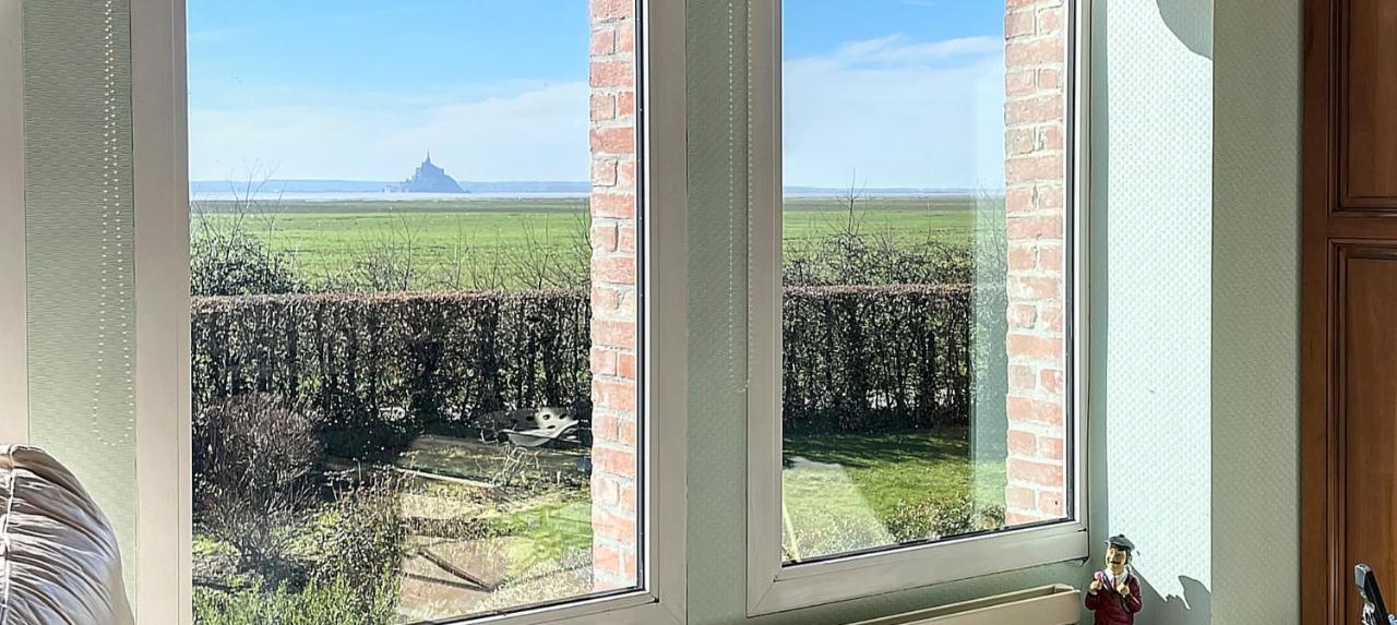 Gite De Charme "La Maison Saint-Leonard" Avec Piscine, Spa, Vue Sur Le Mont Saint-Michel Vains Экстерьер фото